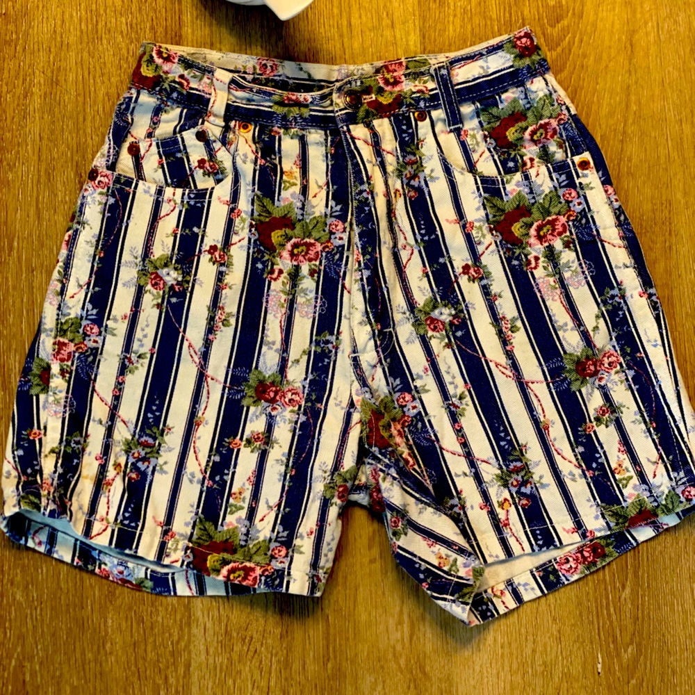 Vinyage Highwaisted Floral Striped Jean Shorts